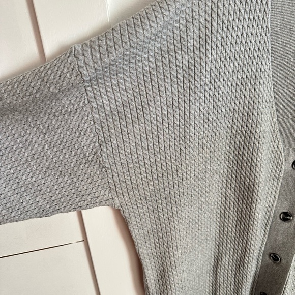 WEWOREWHAT XL/XXL Varsity woman grey cable knit soft quiet luxury cardigan - Picture 9 of 16